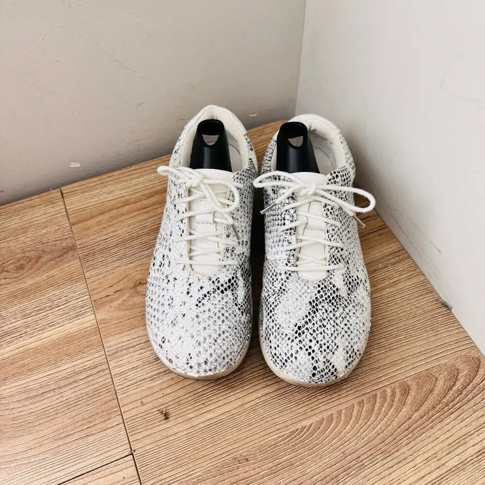 Alegria Essence Posh Silver lace-up sneakers Snake Print Women’s Size 6